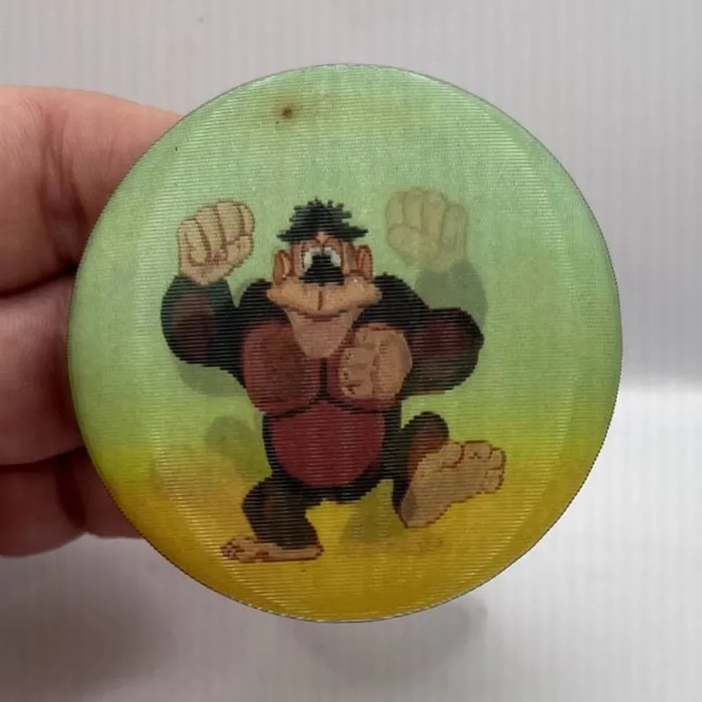 Vintage Donkey Kong Button Pin‎ Moves Arms Holographic